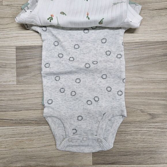 Carter's Baby Neutral Unisex Bodysuits Vegetable And Cloud Patterns Size 0-3... - Picture 2 of 4